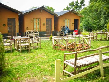 Monkey Mud House and Camps, Bir Himachal
